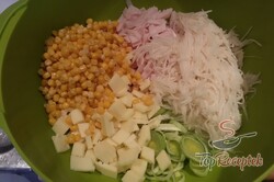 Recept elkészítése Zellersaláta ananásszal és póréhagymával, lépés 3