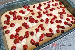 Recept elkészítése Felhőpuha túrós kevert süti cseresznyével vagy meggyel. Az egyik legjobb nyári édesség., lépés 1