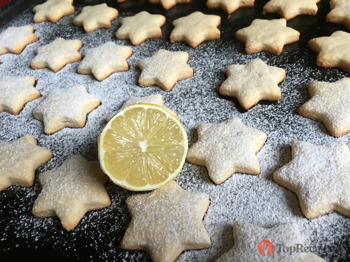 Recept Karácsonyi citromos csillagok tejfölös tésztából.
