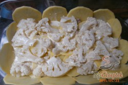 Recept elkészítése Karfiollal és darált hússal gazdagított rakott krumpli, lépés 7