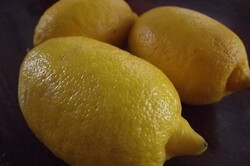 Recept elkészítése Házi citromos zselé bonbonhoz, a legkisebbek örömére, lépés 2