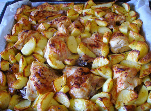 Recept Sült csirke burgonyával, egy tepsiben