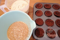 Recept elkészítése Fenomenális SNICKERS muffin, lépés 1