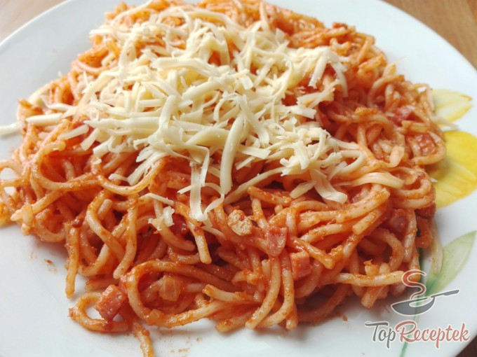 Recept Szalámis-sajtos spagetti