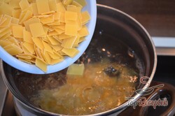 Recept elkészítése Túróval és szalonnával sült tészta, lépés 1