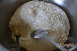 Recept elkészítése Fincsi lángos reszelt sajttal, lépés 4