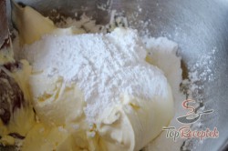 Recept elkészítése Tejfölös-tejszínes-pudingos sütemény, lépés 12