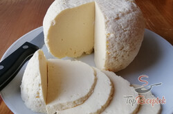 Recept elkészítése Házi sajt, amivel még a kezdők is megbirkóznak. 2 l tejből 1 kg sajt lesz., lépés 2