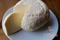 Recept elkészítése Házi sajt, amivel még a kezdők is megbirkóznak. 2 l tejből 1 kg sajt lesz., lépés 1
