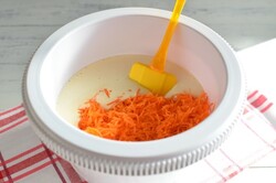 Recept elkészítése Egészségesebb édesség – répatorta citromos krémmel, lépés 6