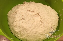 Recept elkészítése Puha Morva kalács, ahogy a nagymamám készíti (tejszínes tésztával), lépés 6