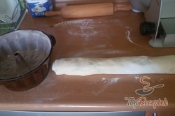 Recept elkészítése Kelt kakaós kuglóf - Fotókkal, lépés 6