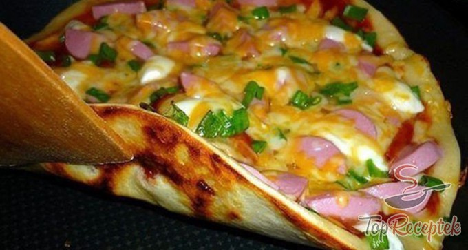 Recept 15 perces serpenyős „pizza”
