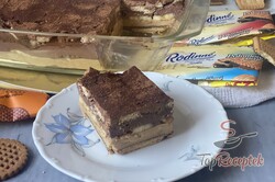 Recept elkészítése Karamellás-csokis szelet keksszel, sütés nélkül, lépés 12