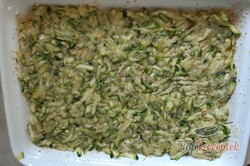 Recept elkészítése Hamis cukkini cukkinivel, sonkával és sajttal, lépés 4