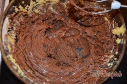 Recept elkészítése Csokoládés félholdak citromos mázzal, lépés 2