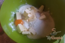 Recept elkészítése Diós linzer tojásmázzal, lépés 1