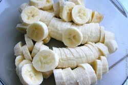 Recept elkészítése Banános-grízes finomság gyerekeknek, lépés 1