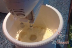 Recept elkészítése Hamis krémes háztartási kekszből, lépés 3