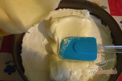 Recept elkészítése Vaníliakrémes torta, sütés nélkül, lépés 9