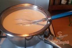 Recept elkészítése Aranygaluska fahéjjal és dióval, lépés 12