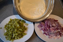 Recept elkészítése Réteges Gyros saláta, lépés 2