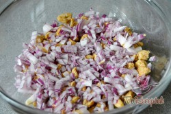Recept elkészítése Réteges Gyros saláta, lépés 3