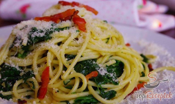 Recept Spenótos parmezános spagetti