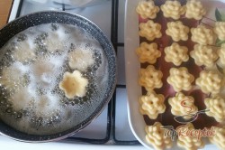 Recept elkészítése Virágszirom sütemény (Bába foga), lépés 13