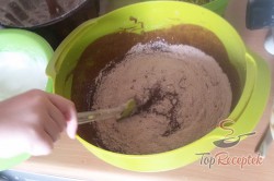 Recept elkészítése Csokoládés-diós kuglóf, lépés 9
