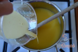 Recept elkészítése Frissítő narancsos kocka tejszínhabbal, lépés 5