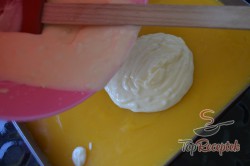 Recept elkészítése Frissítő narancsos kocka tejszínhabbal, lépés 8