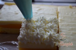 Recept elkészítése Frissítő narancsos kocka tejszínhabbal, lépés 9