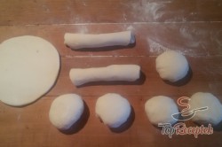 Recept elkészítése Házi sajtos-szalonnás kifli, lépés 4