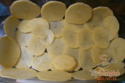 Recept elkészítése Karfiollal és darált hússal gazdagított rakott krumpli, lépés 3