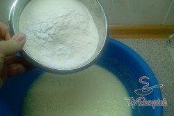 Recept elkészítése Puha cseresznyés sütemény, lépés 4