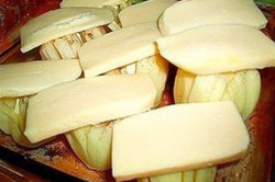 Recept elkészítése Burgonyasüni, avagy sajtos sült burgonya, lépés 2