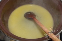 Recept elkészítése Az egyik legjobb képviselőfánk vaníliás és karamellás krémmel, lépés 4