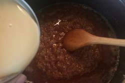 Recept elkészítése Grillázs szelet sűrített tejjel, lépés 5