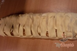 Recept elkészítése Tejszínes tésztából készült túrós és almás rétes, lépés 12