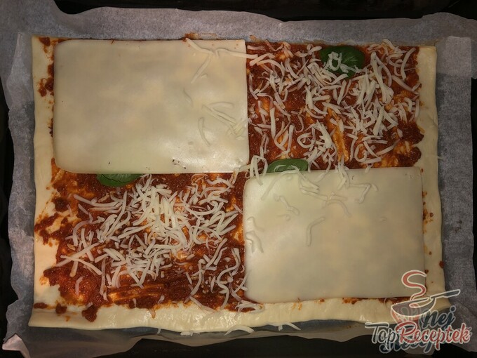 Recept Extra gyors házi pizza leveles tésztából