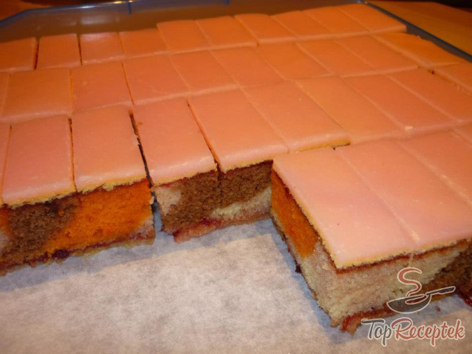 Recept Puncsos sütemény háromszínű tésztából