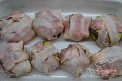 Recept elkészítése Darált hússal töltött szalonnás hagymabombák, lépés 4