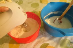 Recept elkészítése Isteni finom tejfölös sütemény, lépés 4