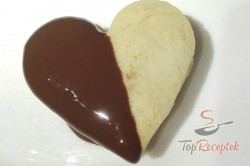 Recept elkészítése Csokikrémes, csokival díszített szívek, lépés 3