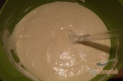Recept elkészítése CIKK-CAKK pudingszelet édes cukros tejföllel, lépés 3