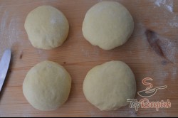 Recept elkészítése Ínycsiklandó sajtos croissant, lépés 4