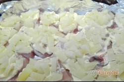 Recept elkészítése Ananásszal és sajttal sült csirkemell, lépés 3