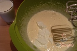 Recept elkészítése Puha tejfölös szelet, lépés 3