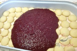 Recept elkészítése Eperszelet sütés nélkül, csokoládés keksszel, lépés 6